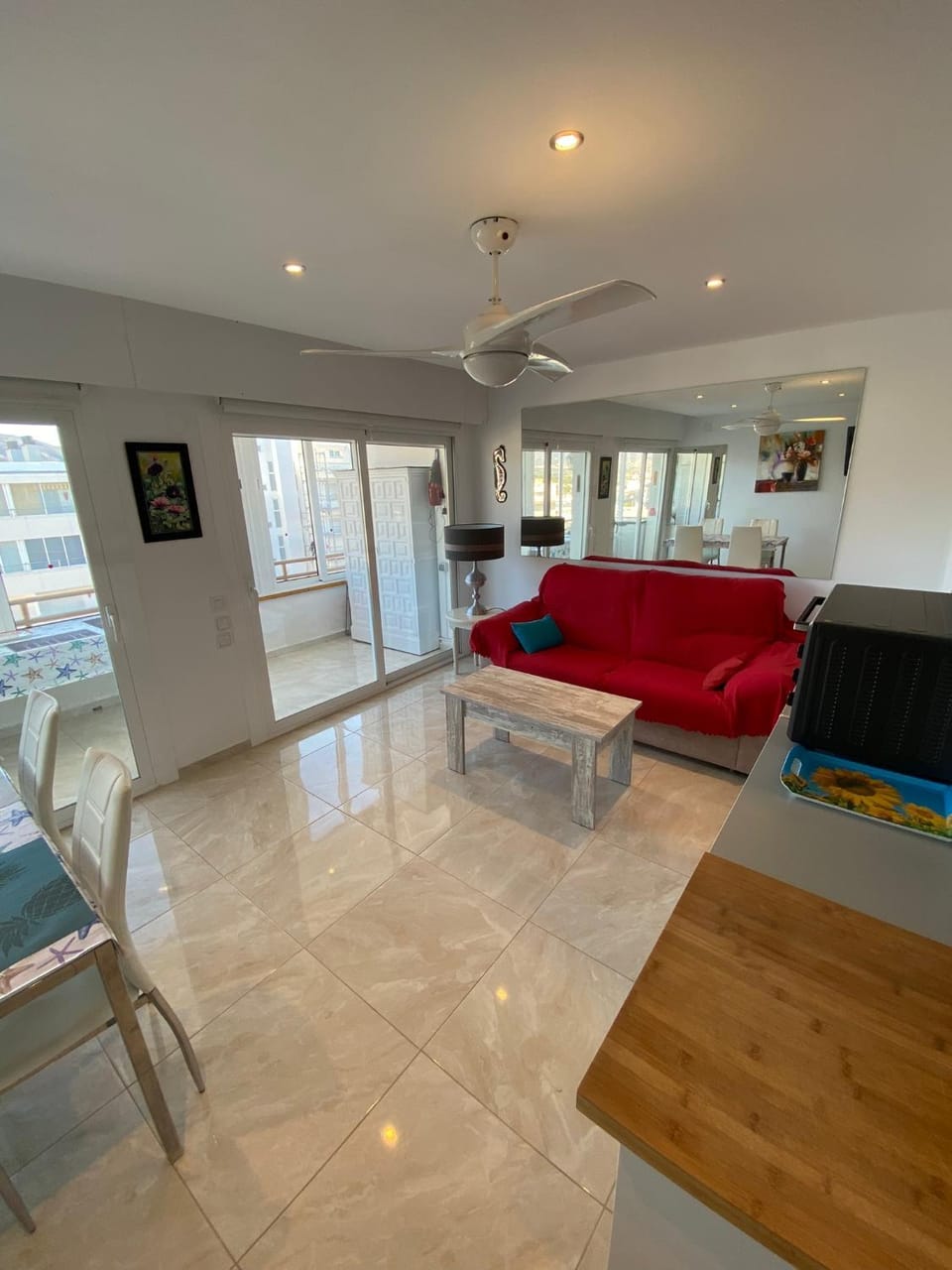 Appartement Moderne Premiere Ligne de Mer avec Piscine Apartment in Roses