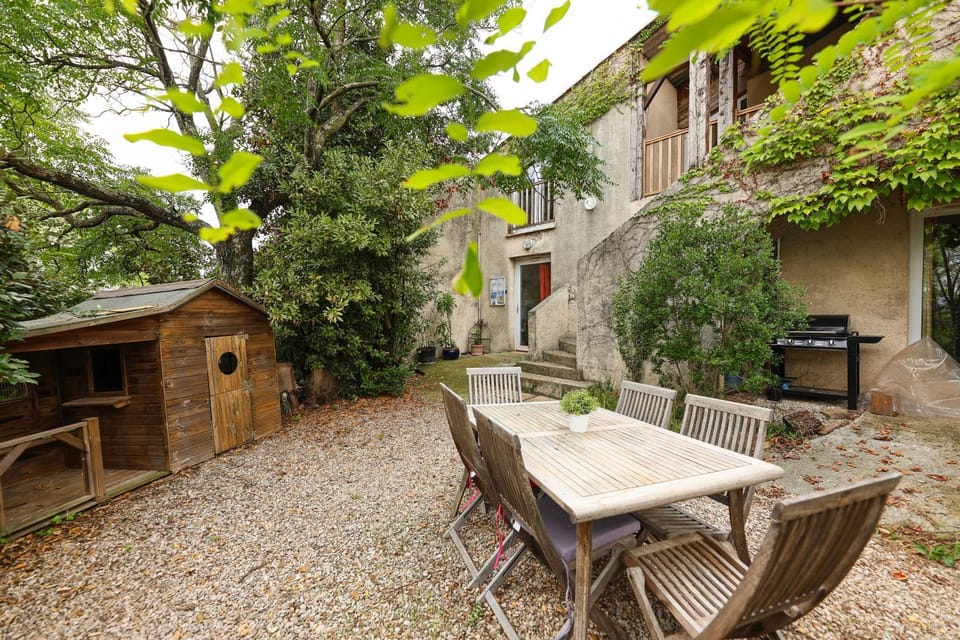BBQ facilities, Garden, Dining area