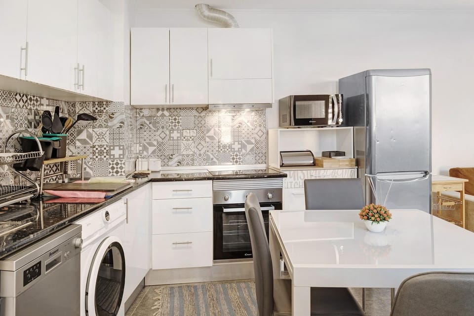 Kitchen or kitchenette, Living room