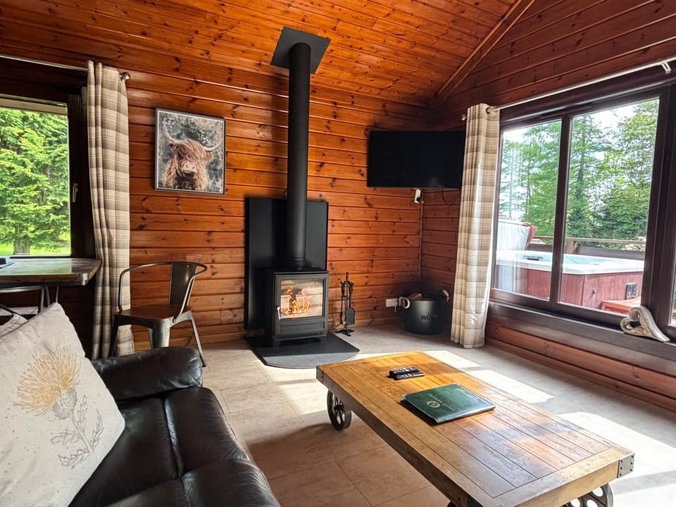 TV and multimedia, Living room, fireplace