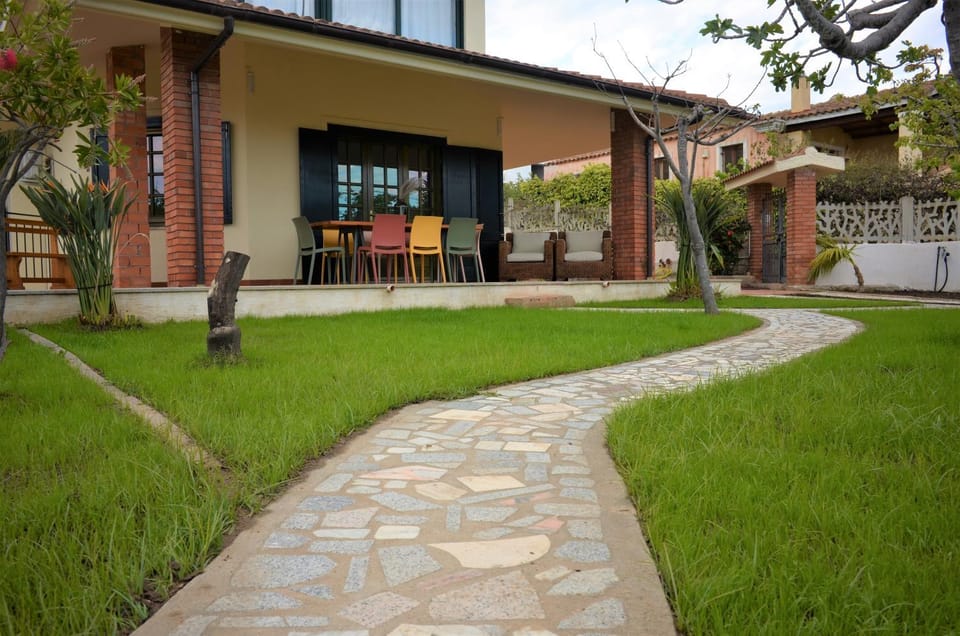 Property building, Garden, Garden view