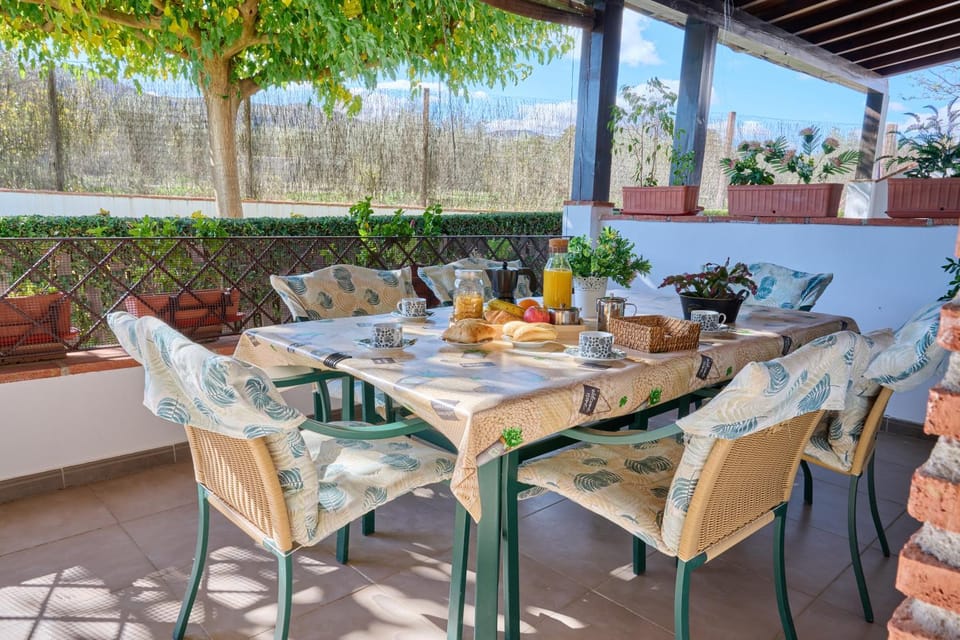 Patio, Day, Garden, View (from property/room), Balcony/Terrace, Dining area, Garden view