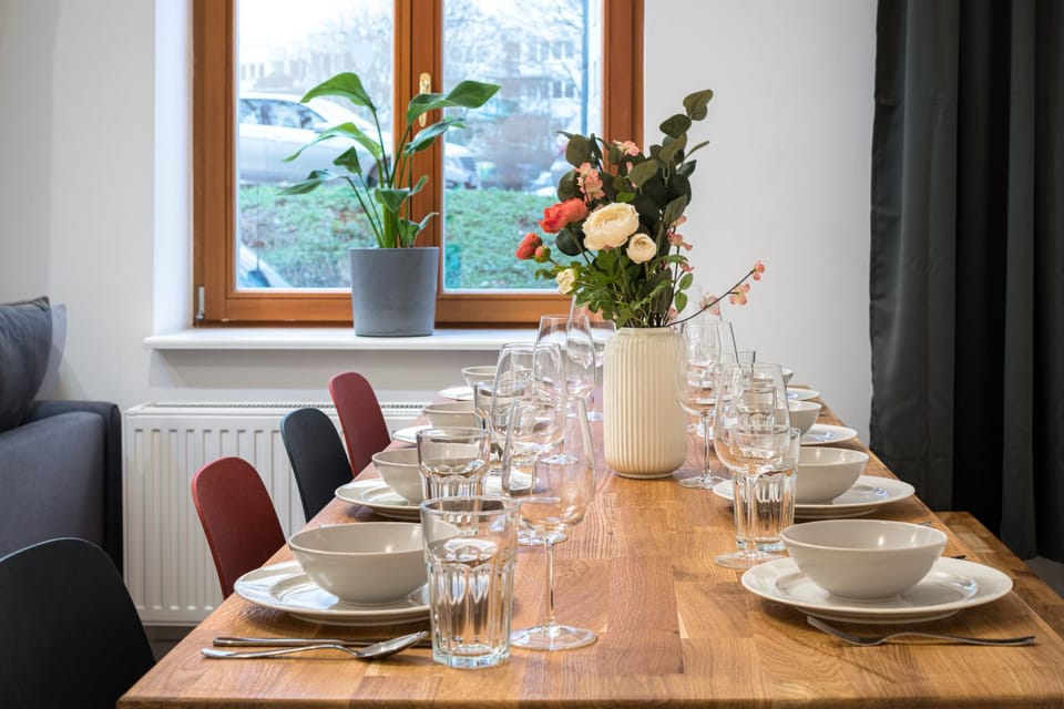 Seating area, Dining area