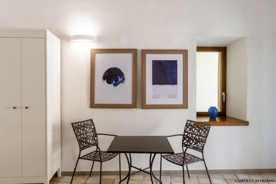 Living room, Decorative detail