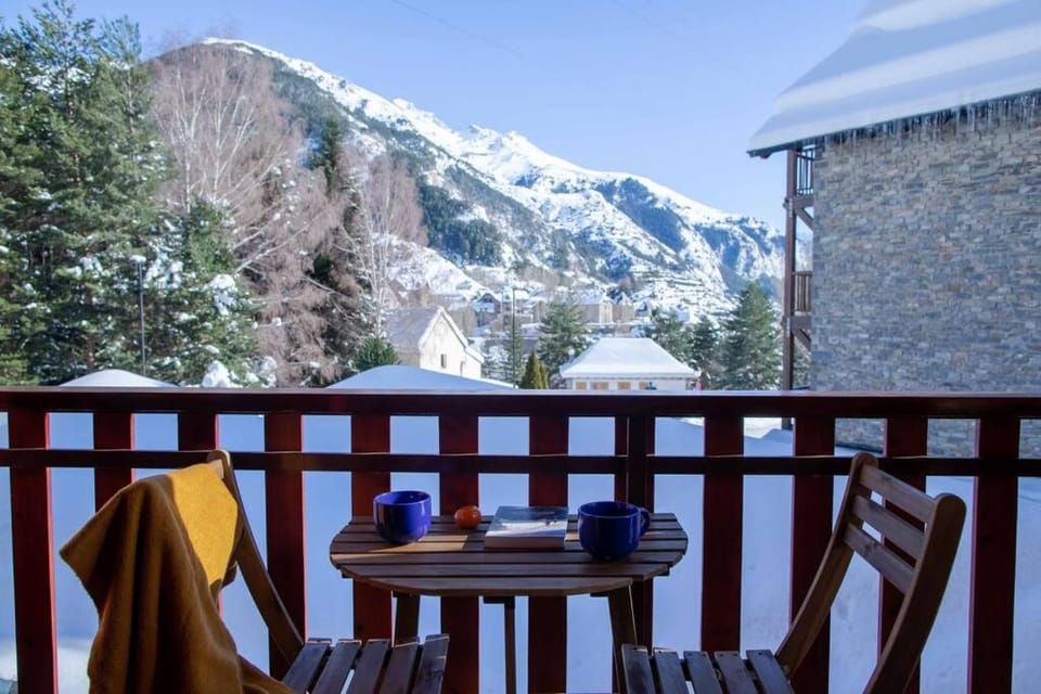 Tebarray ☆ Increíbles vistas, terraza y garaje · Pirineos360 Apartment in Sallent de Gállego