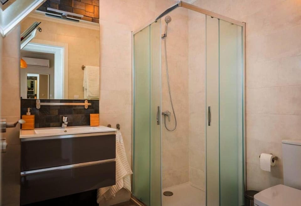 Bathroom, Living room