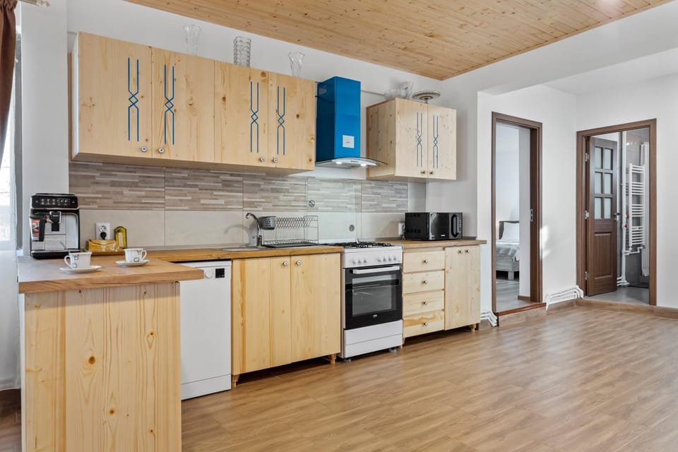 Coffee/tea facilities, Kitchen or kitchenette, dishwasher, oven, pet friendly, stove, toaster