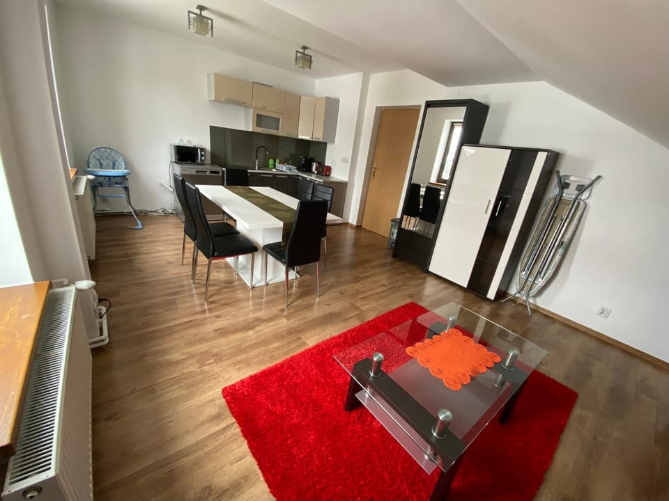 Kitchen or kitchenette, Living room