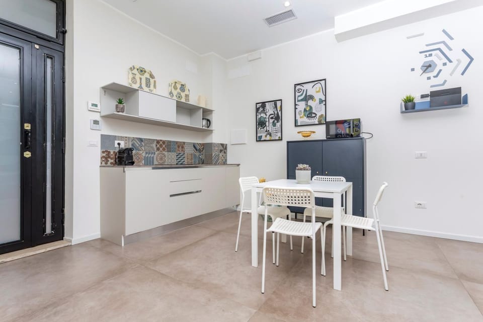 Property building, Kitchen or kitchenette, Living room