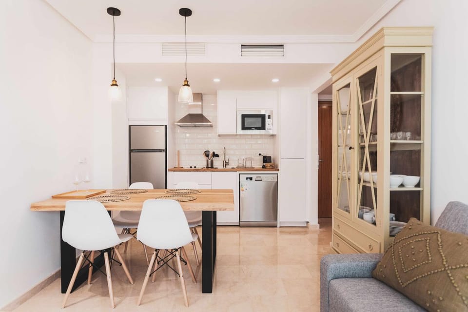 Communal lounge/ TV room, Kitchen or kitchenette, Dining area