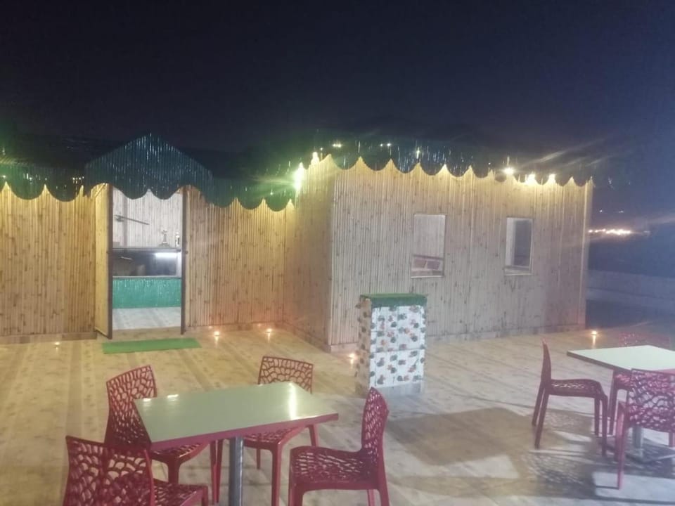Restaurant/places to eat, Dining area