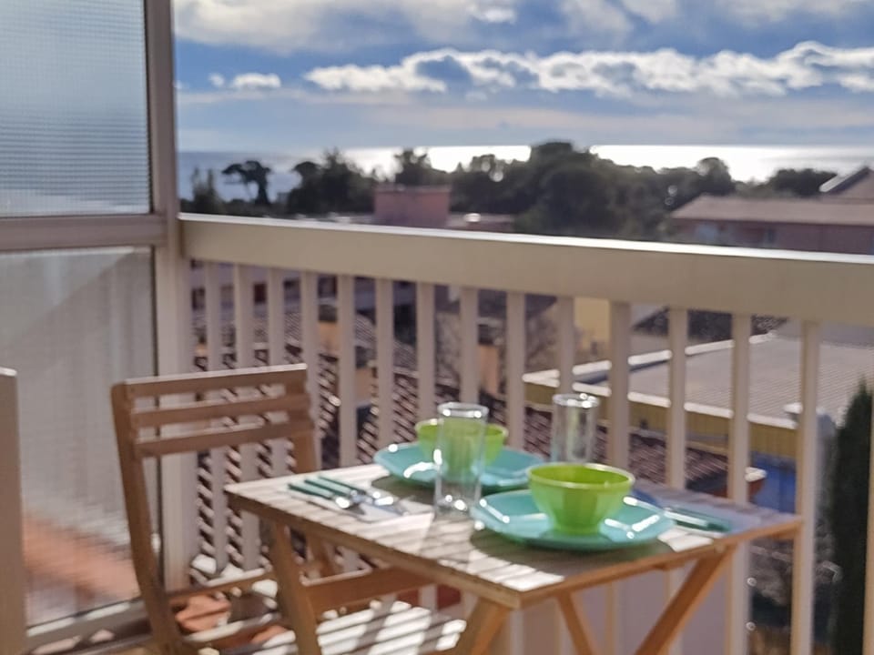 Patio, View (from property/room), Balcony/Terrace, Sea view