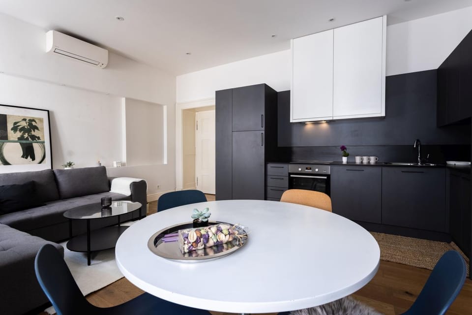 Kitchen or kitchenette, Living room, Dining area