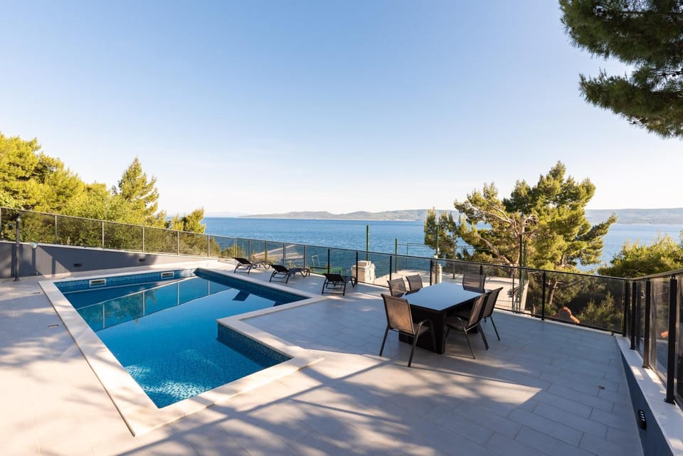 Patio, Day, Natural landscape, View (from property/room), Balcony/Terrace, Pool view, Sea view, Swimming pool, sunbed