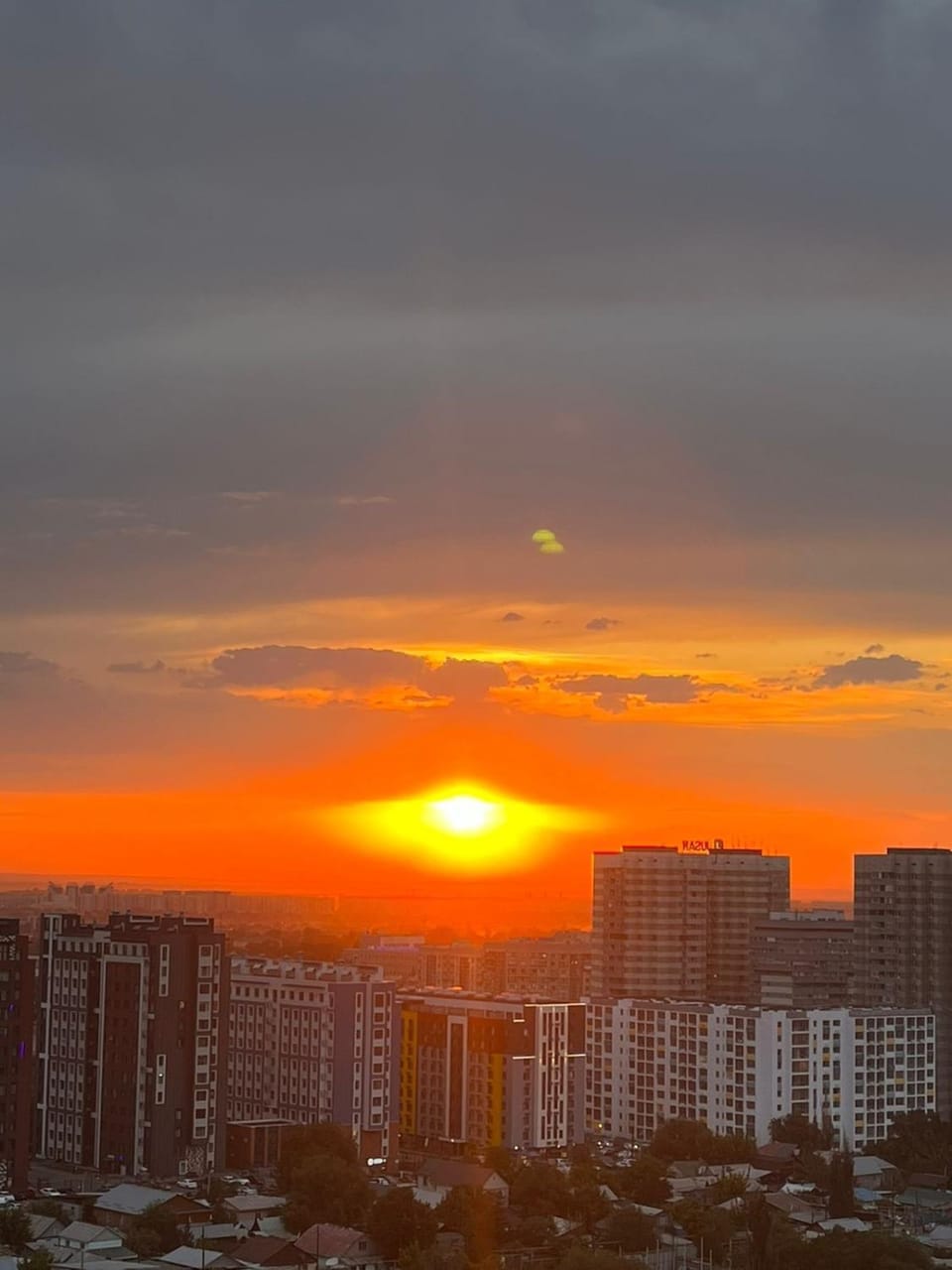 Отличные апартаменты со всеми удобствами Apartment in Almaty