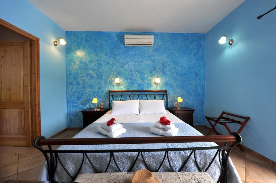 Property building, Living room, Bedroom