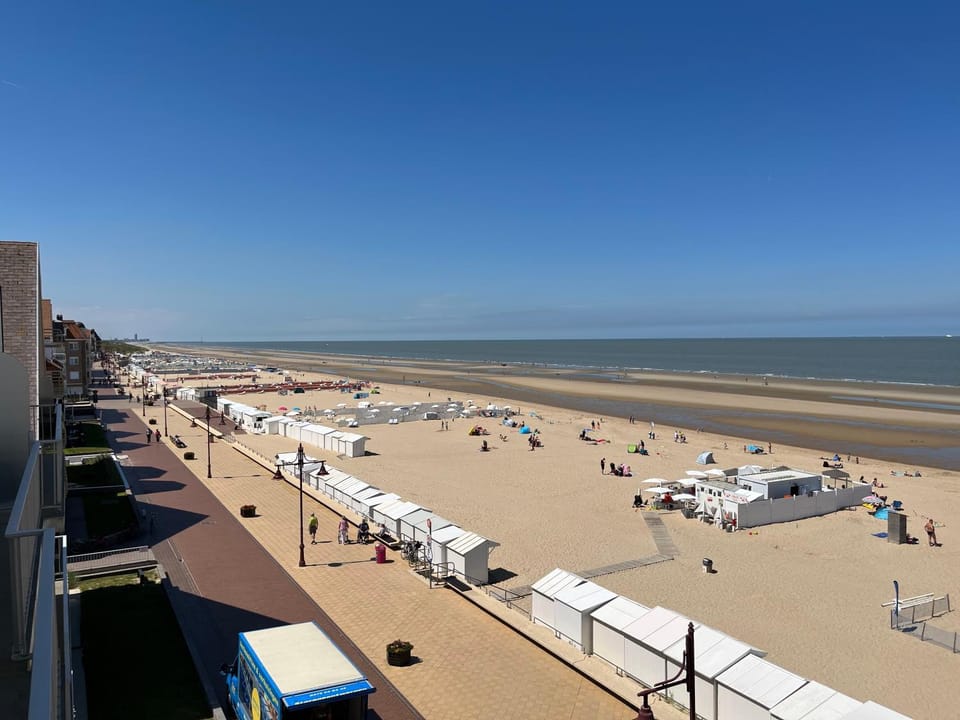 Neighbourhood, Natural landscape, Beach, Sea view