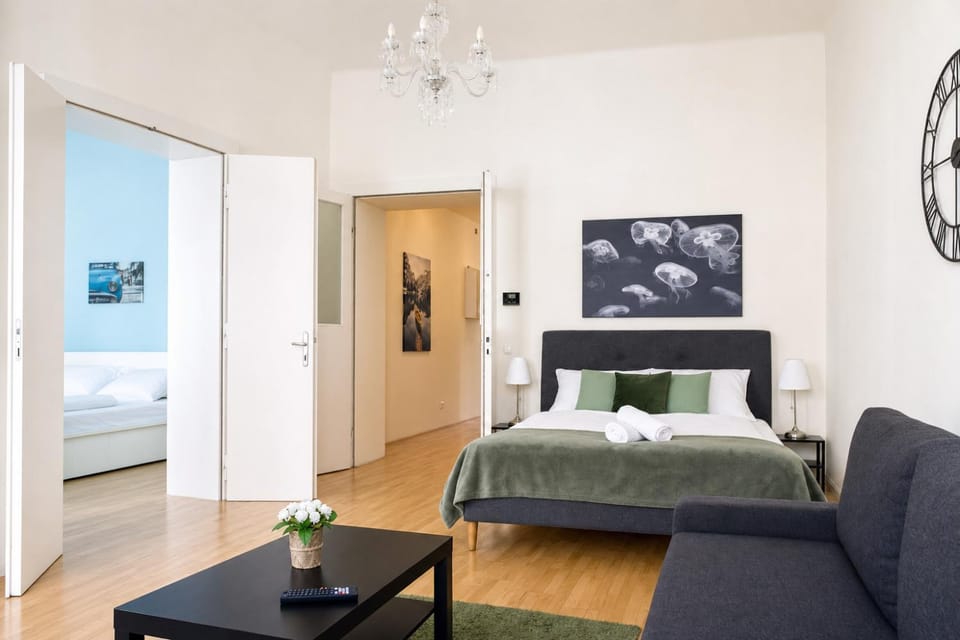 Bed, Seating area, Bedroom