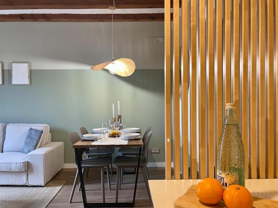 The Collection Barcelona - Plaza Catalunya Recently renovated 5BD-4BTH Apartment in Barcelona