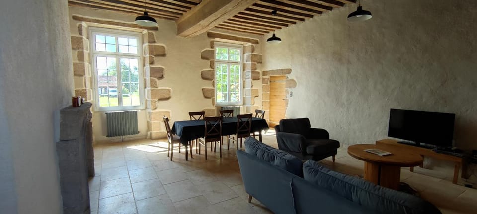 TV and multimedia, Living room, Dining area