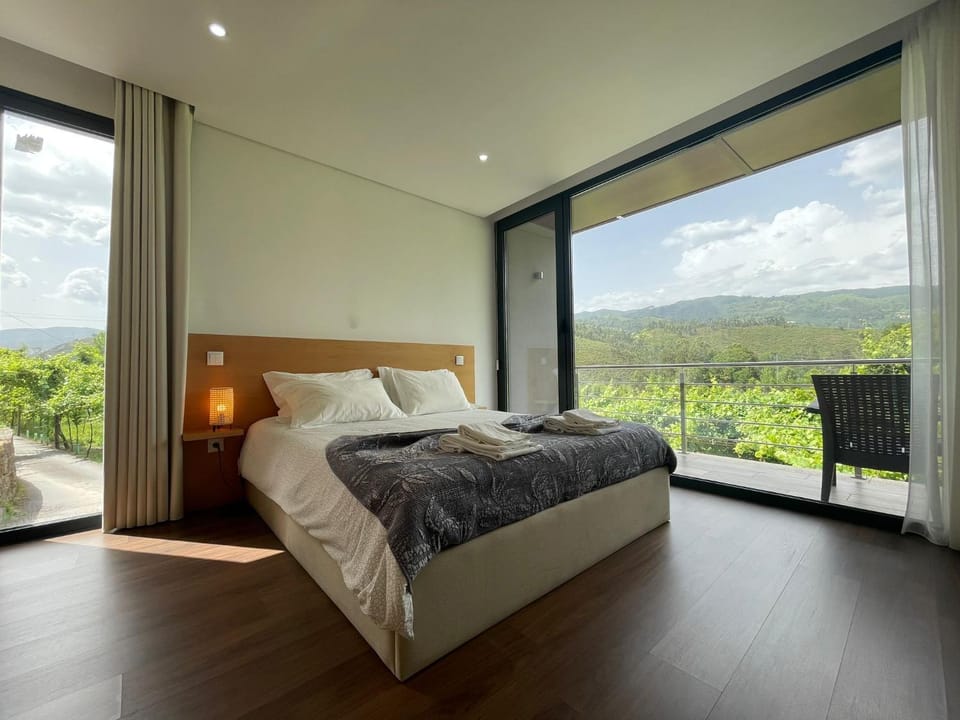 Bed, Natural landscape, View (from property/room), Balcony/Terrace, Photo of the whole room, Bedroom, Mountain view