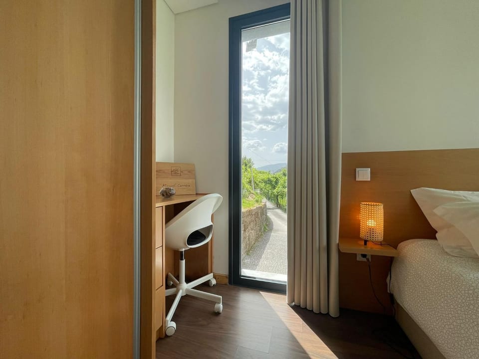 Bed, Photo of the whole room, Bedroom, hair dresser