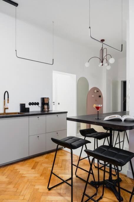 Warsaw Concierge Praga Centrum Apartment in Warsaw