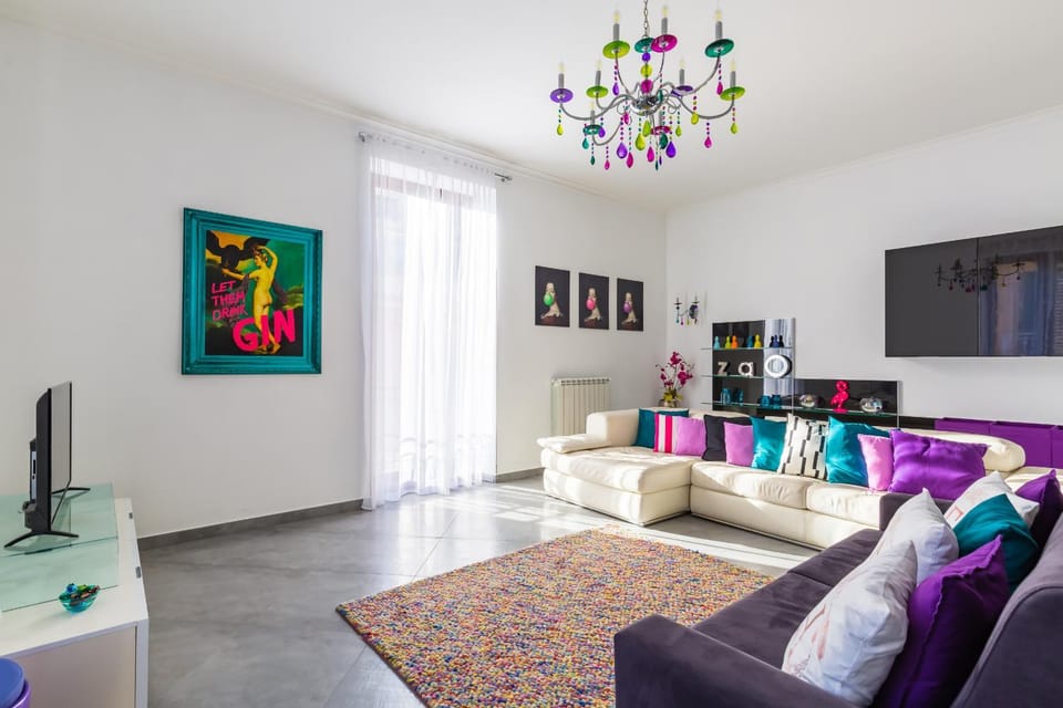 Communal lounge/ TV room, Living room