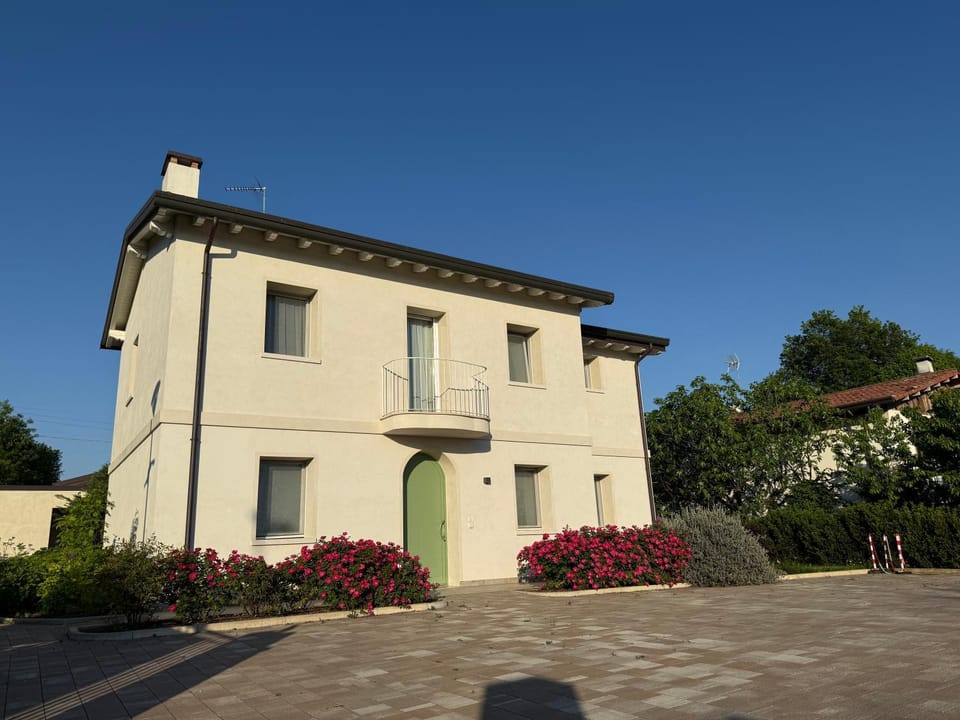 Property building, Day, Garden, Garden view