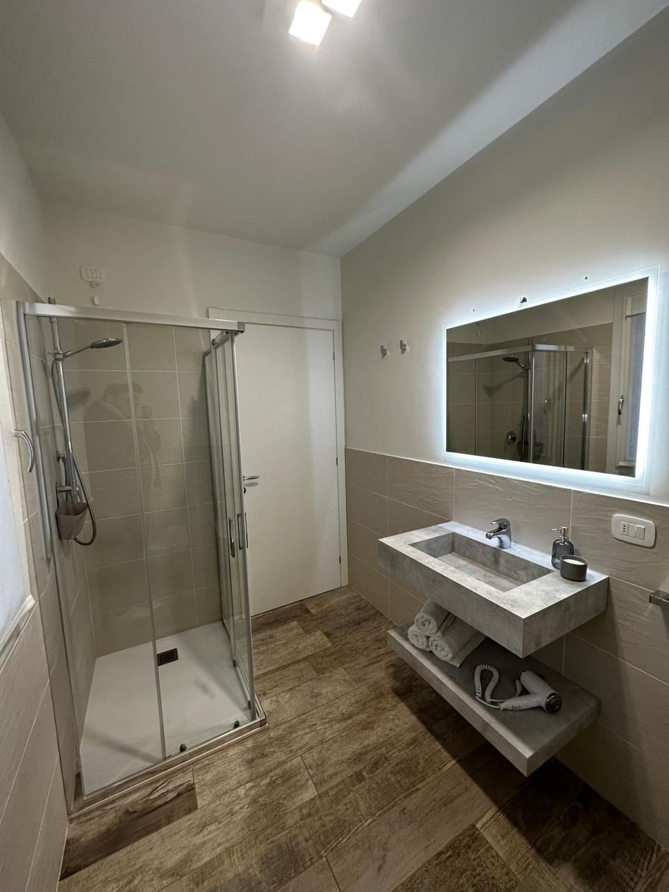 Shower, Bathroom