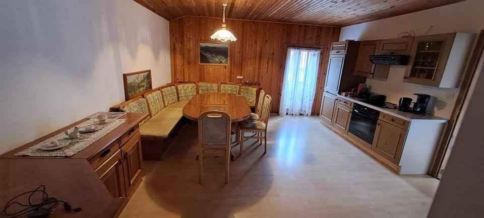 Kitchen or kitchenette, Living room, Seating area