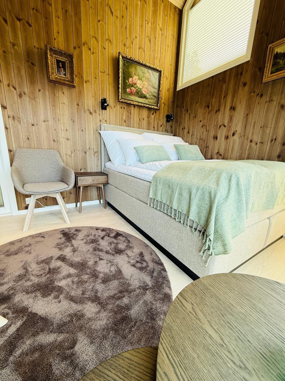 Bed, Photo of the whole room