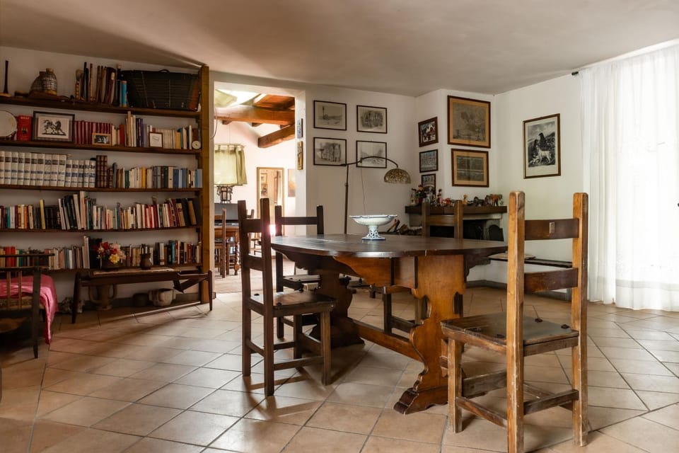 Library, Seating area, Dining area