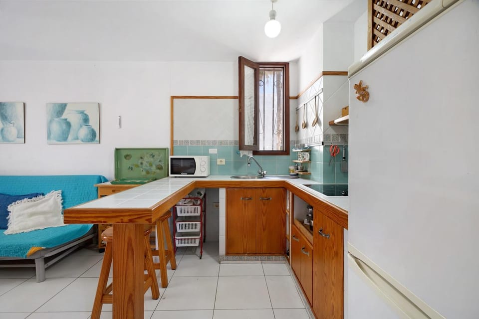 Kitchen or kitchenette, Living room