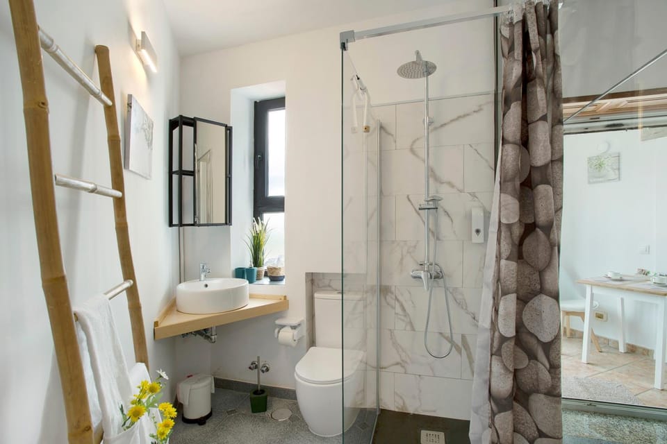 Bathroom, Living room