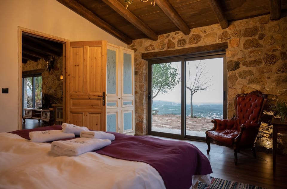 Natural landscape, View (from property/room), Photo of the whole room, Bedroom, Landmark view