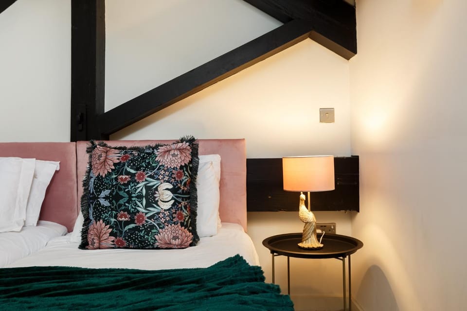 Bed, Other, Decorative detail, Bedroom