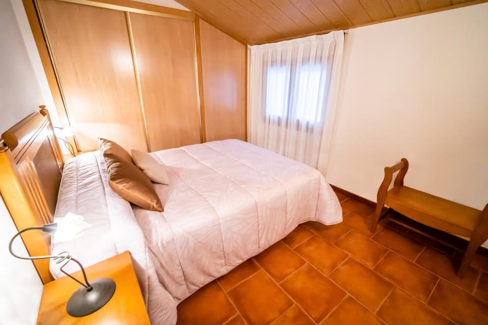 Bed, Bedroom, wardrobe