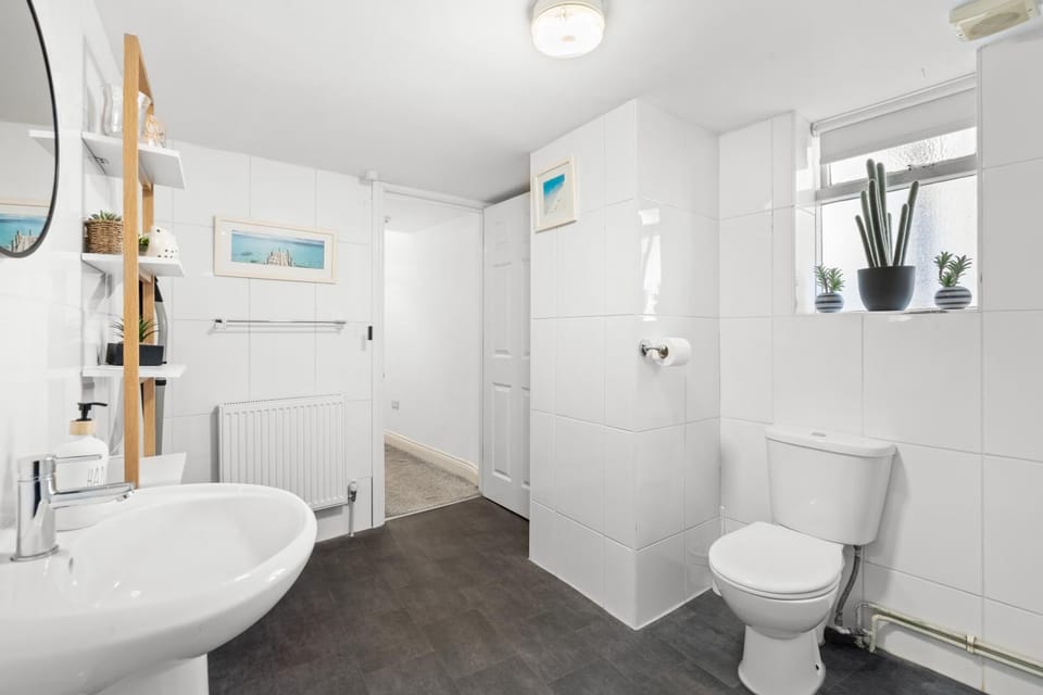 Toilet, Bathroom, Bath