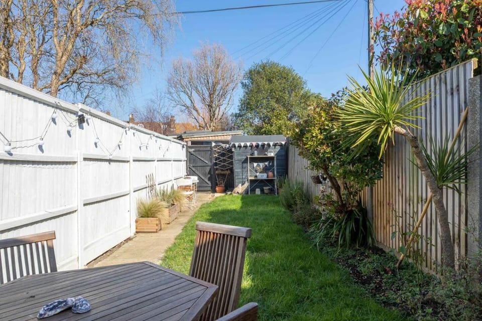 Painter Cottage House in Whitstable