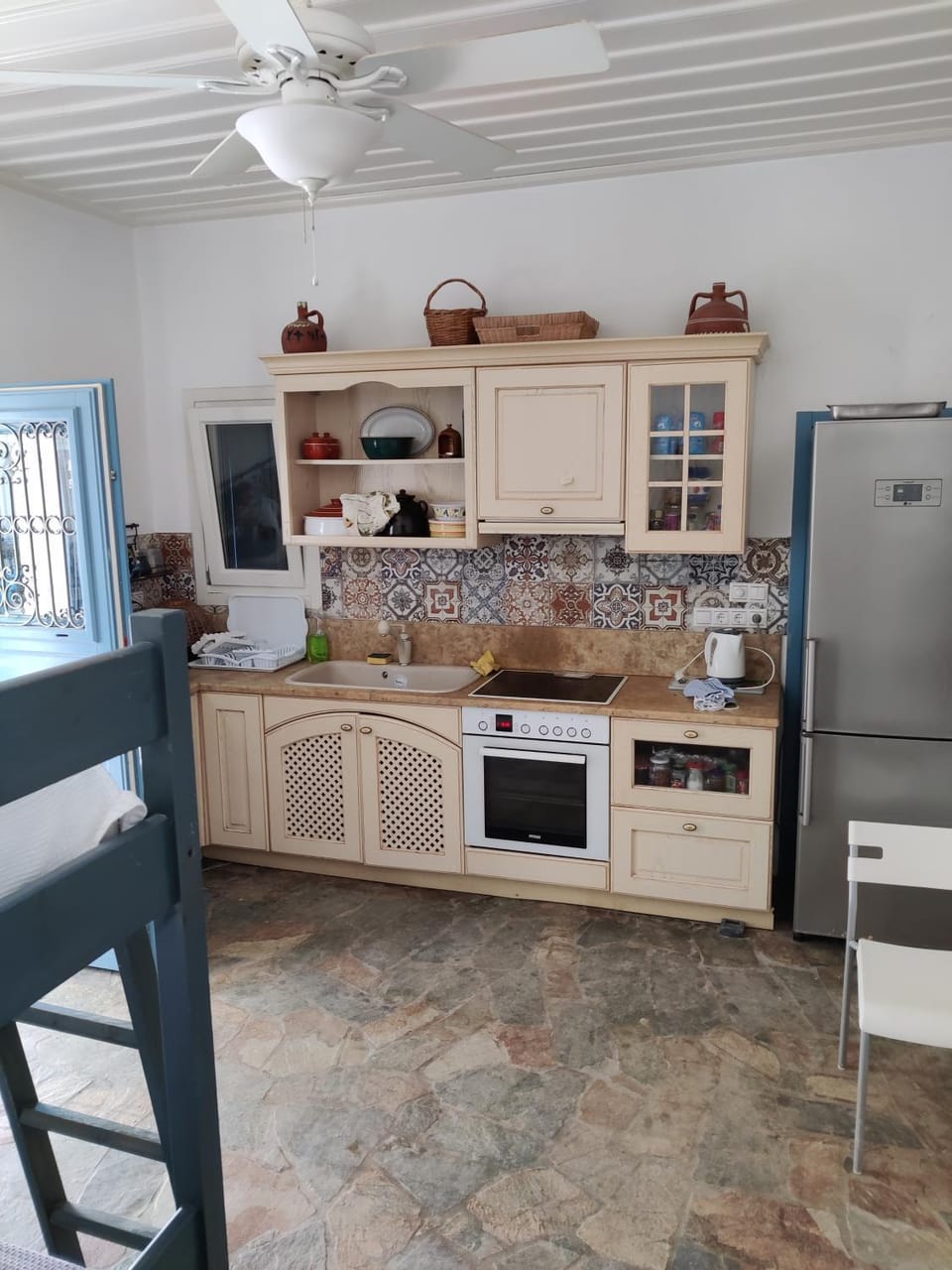Kitchen or kitchenette, minibar, pet friendly, stove