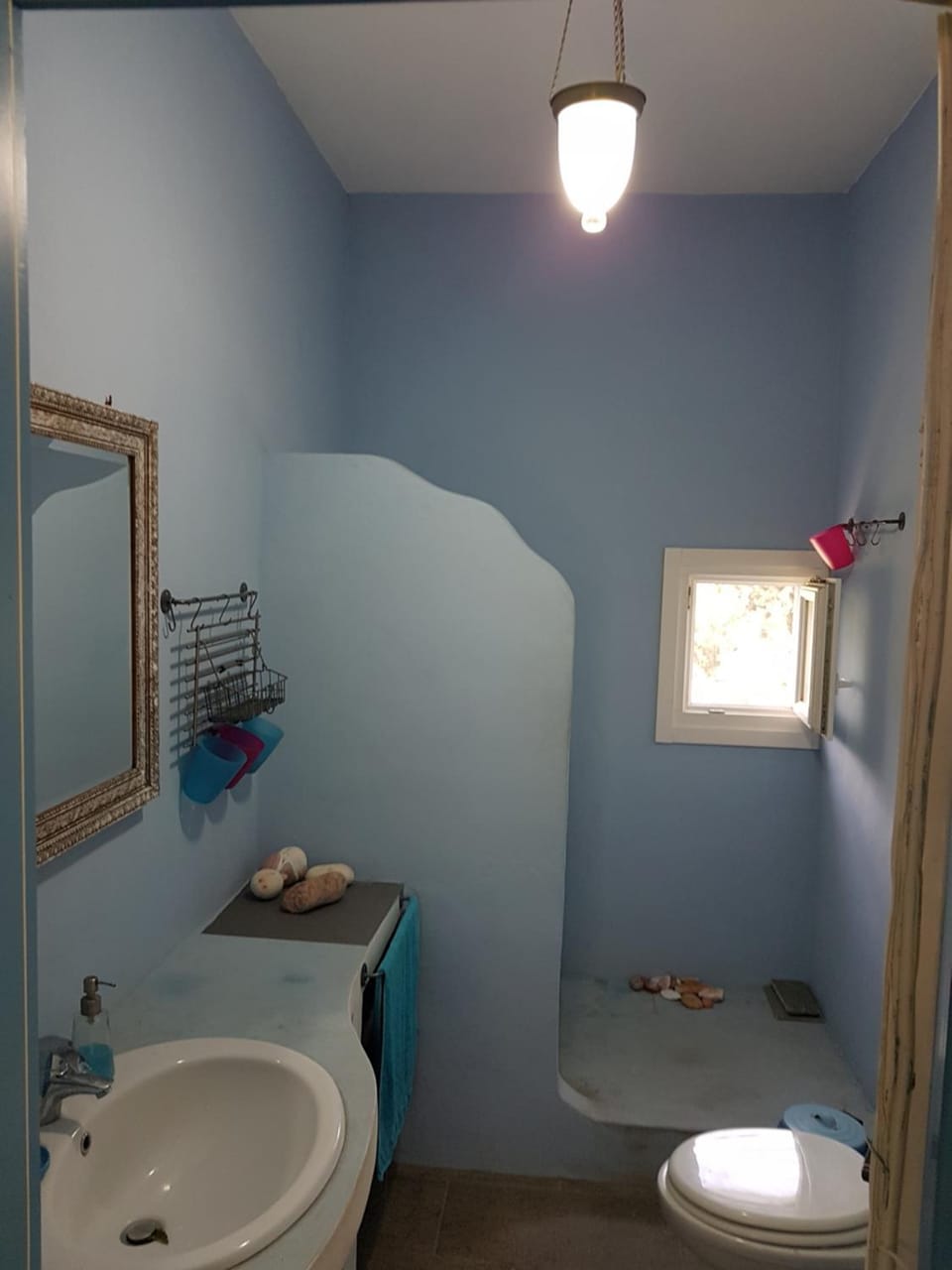 Shower, Toilet