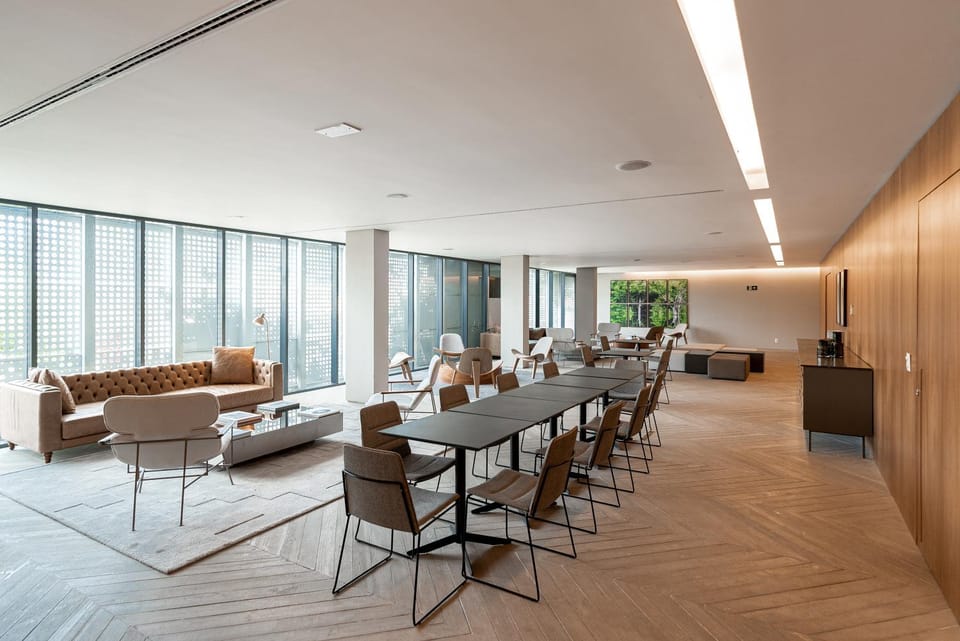 Property building, Day, Meeting/conference room, Area and facilities