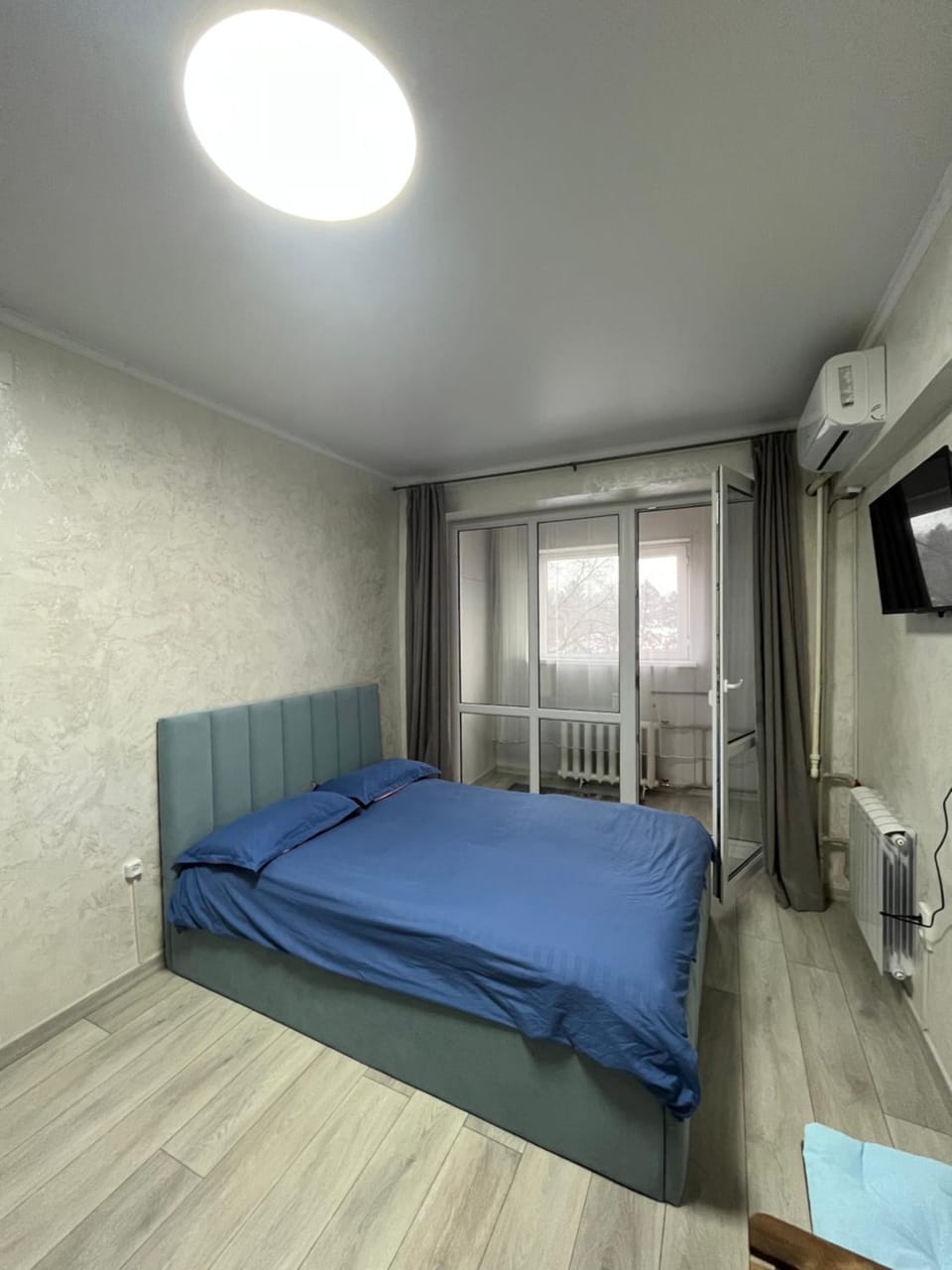 Светлые апартаменты напротив Выставки Apartment in Almaty