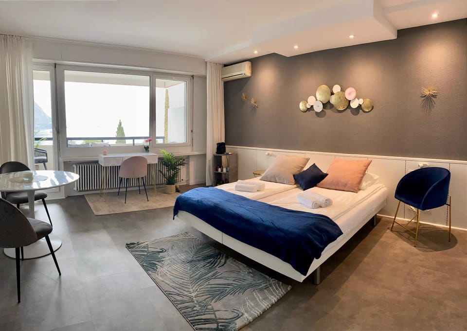 Photo of the whole room, Dining area, Bedroom, air conditioner