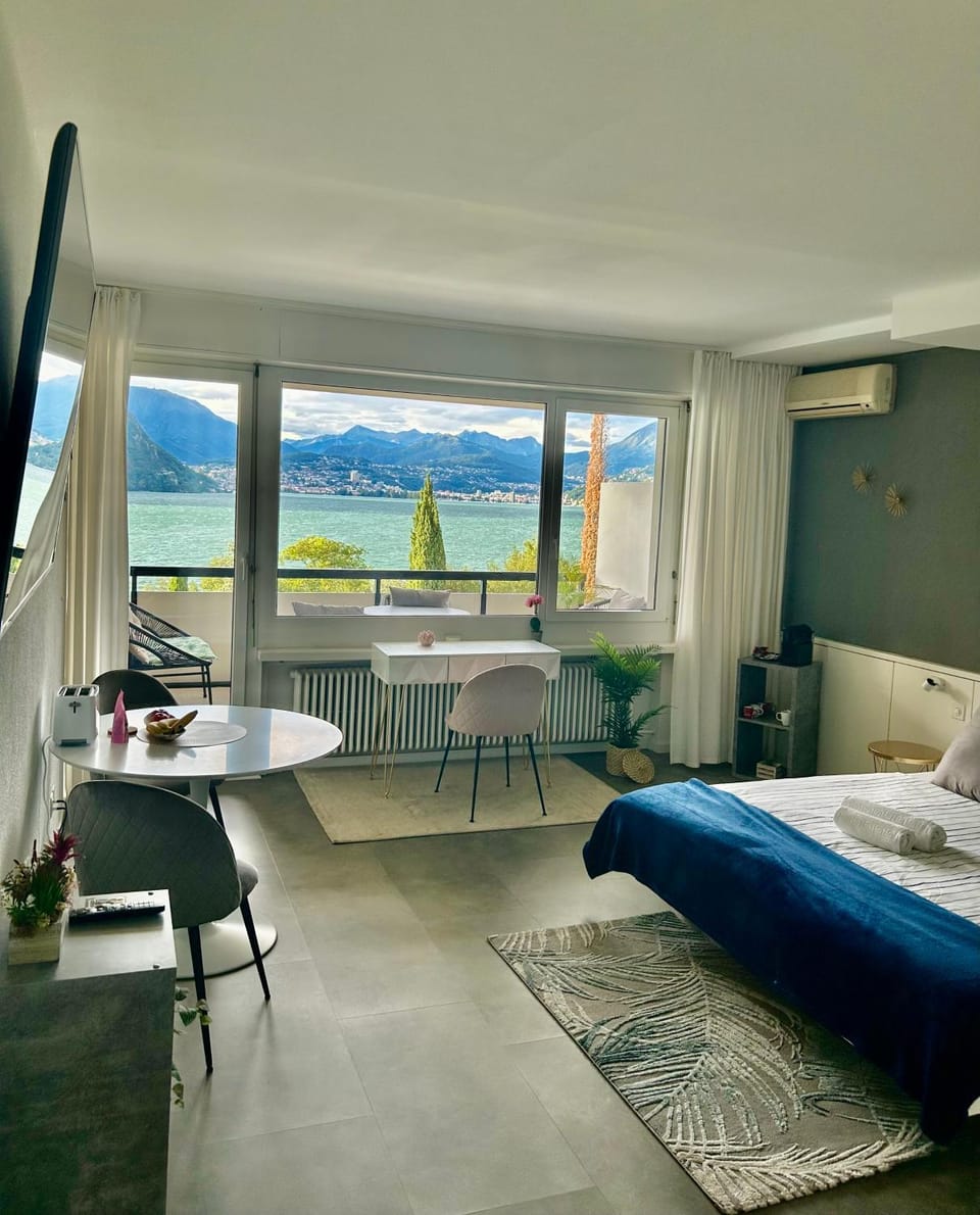View (from property/room), Photo of the whole room