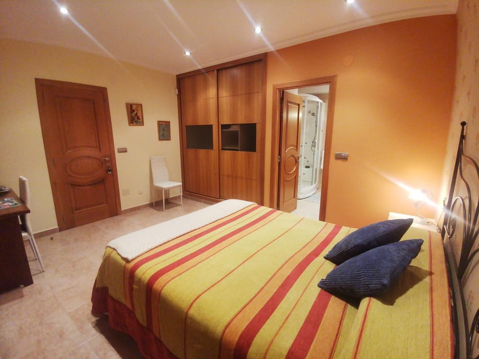 Bed, Bathroom, Photo of the whole room, Bedroom, towels, wardrobe