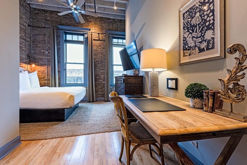 Bed, Living room, Seating area, Dining area, Bedroom, wedding, wedding