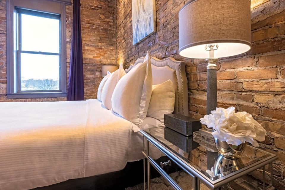 Bed, Decorative detail, Bedroom