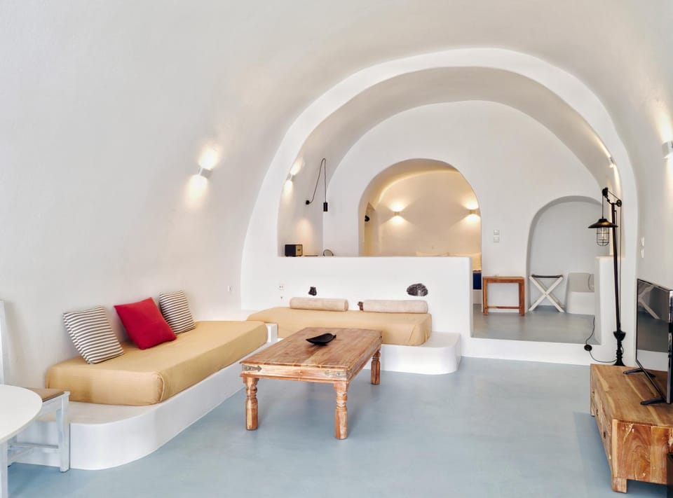 Bed, Living room, Seating area, Bedroom